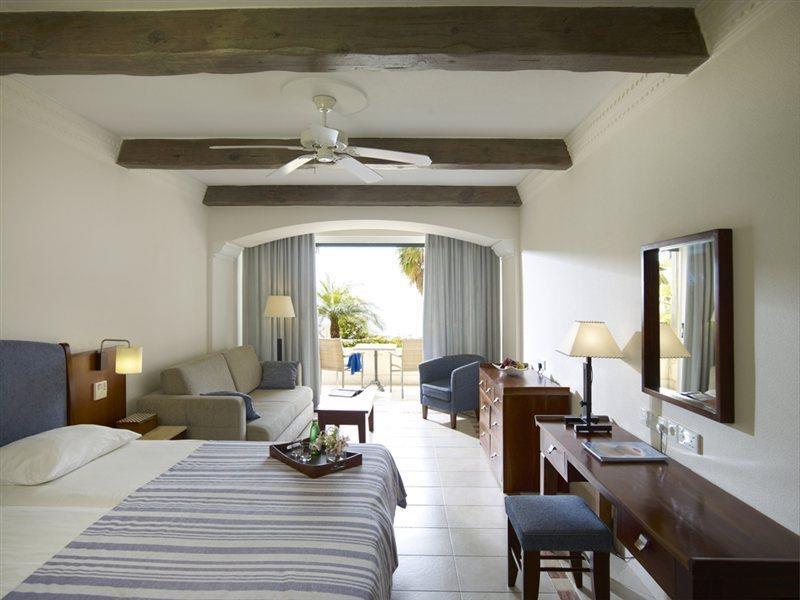 Columbia Beachotel Pissouri Bagian luar foto